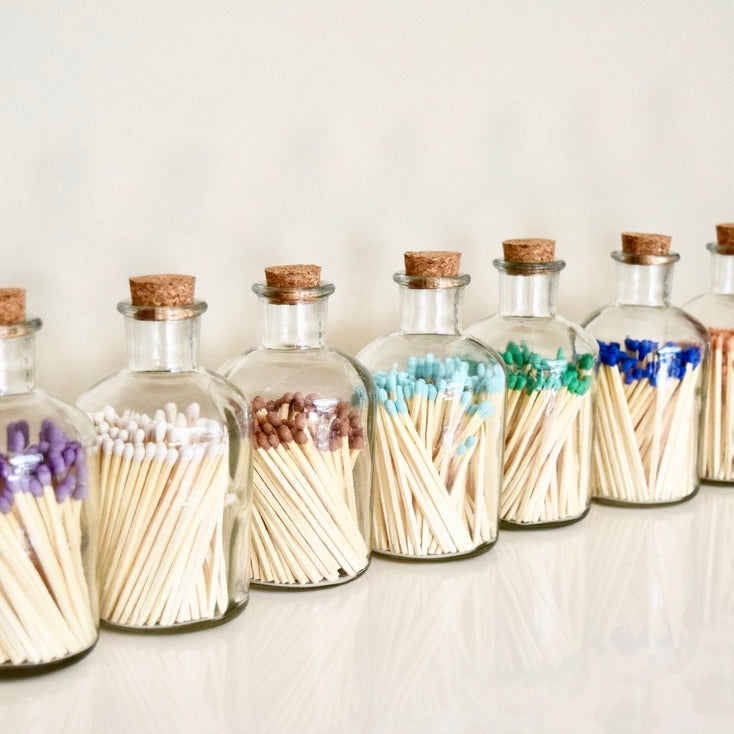 Apothecary match bottle with 130 colourful 7.5 cm safety matches.